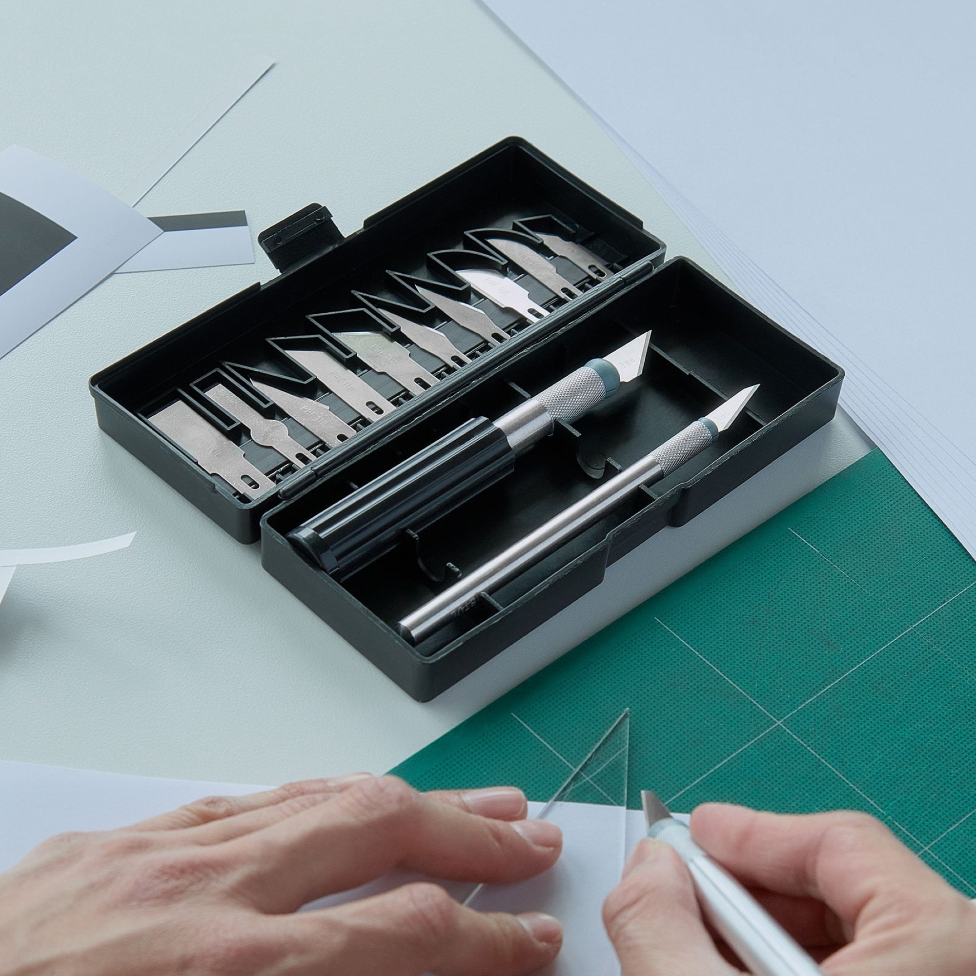 Juego Bisturíes Exacto Cutter Profesional Uso Rudo 13 Hojas - Imagen 2