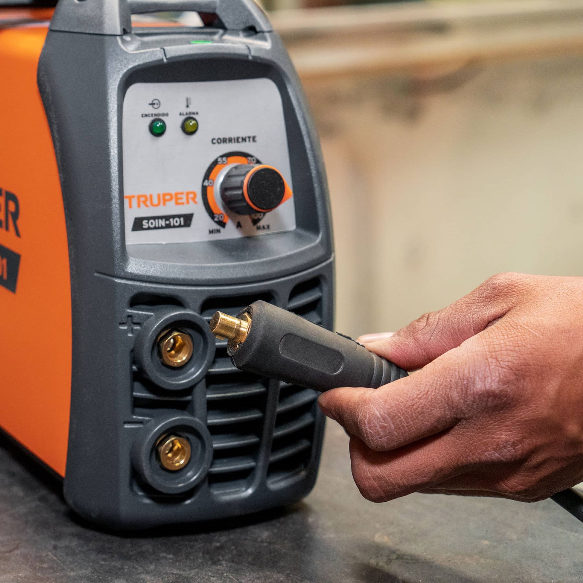 Soldador Inversor De 100 A Con Accesorios Trab Pesado 127V - Imagen 2